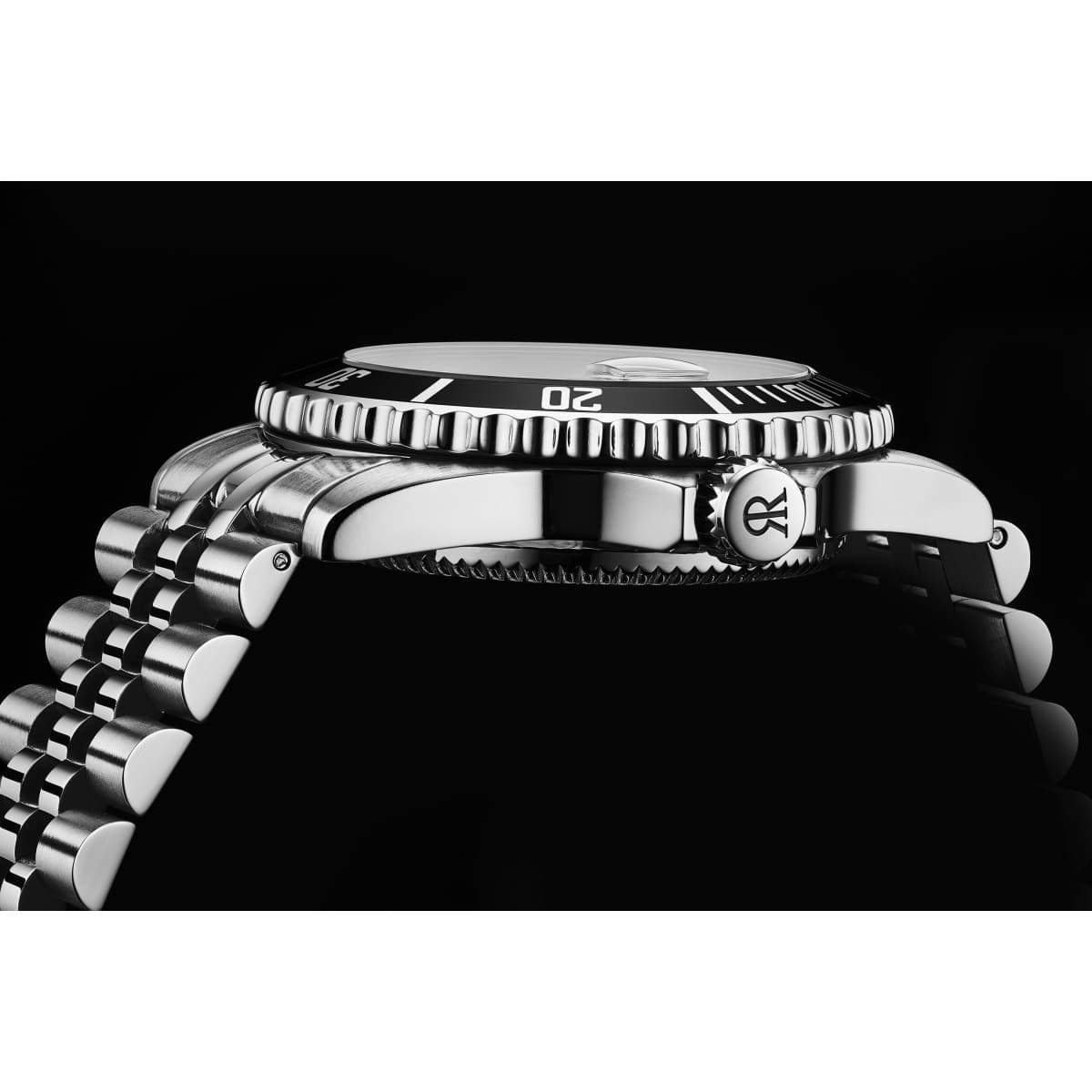 Revue Thommen Men's 'Diver' Red Dial Stainless Steel Bracelet Automatic Watch 17571.2238