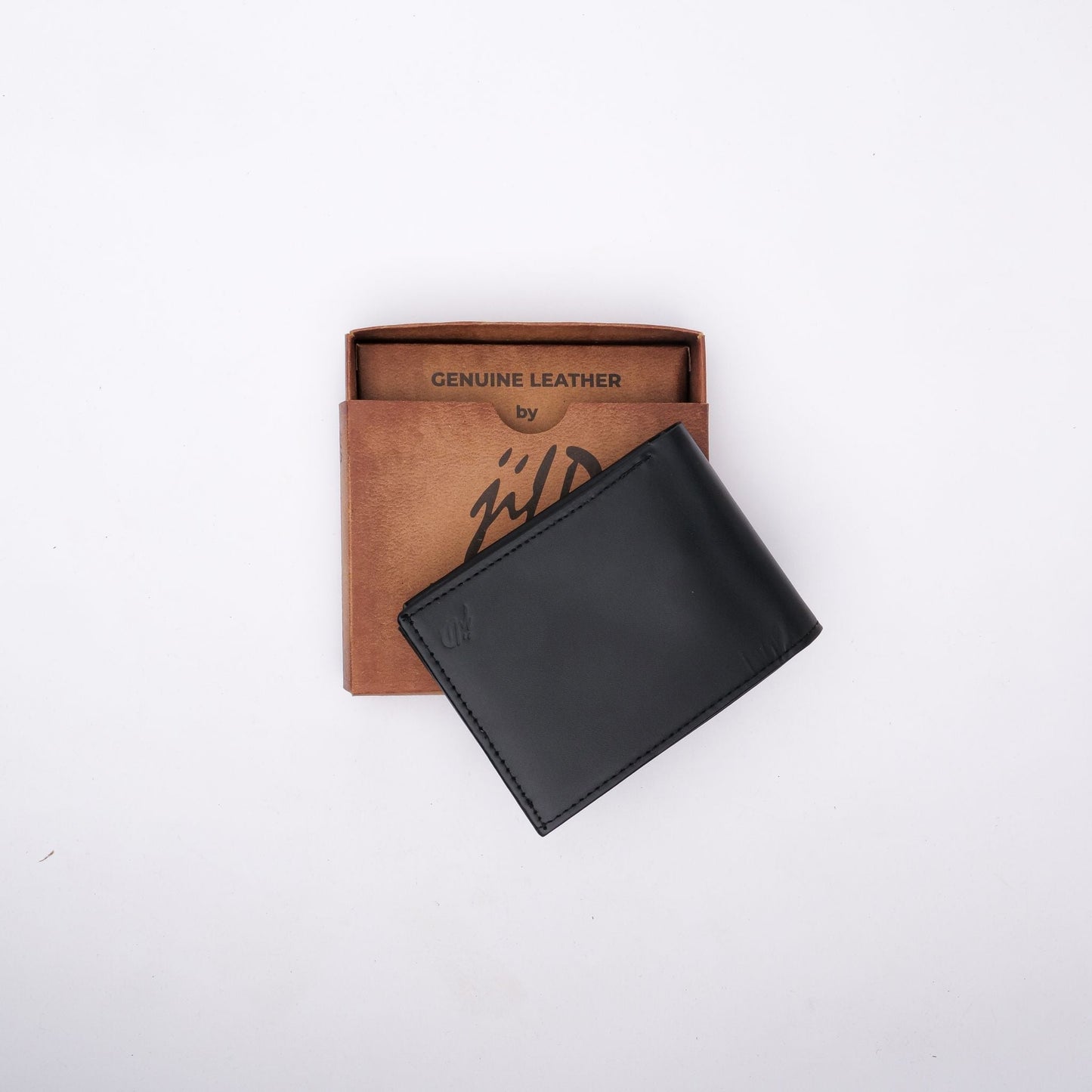 Minimalist Mens Leather Bi-Fold Wallet